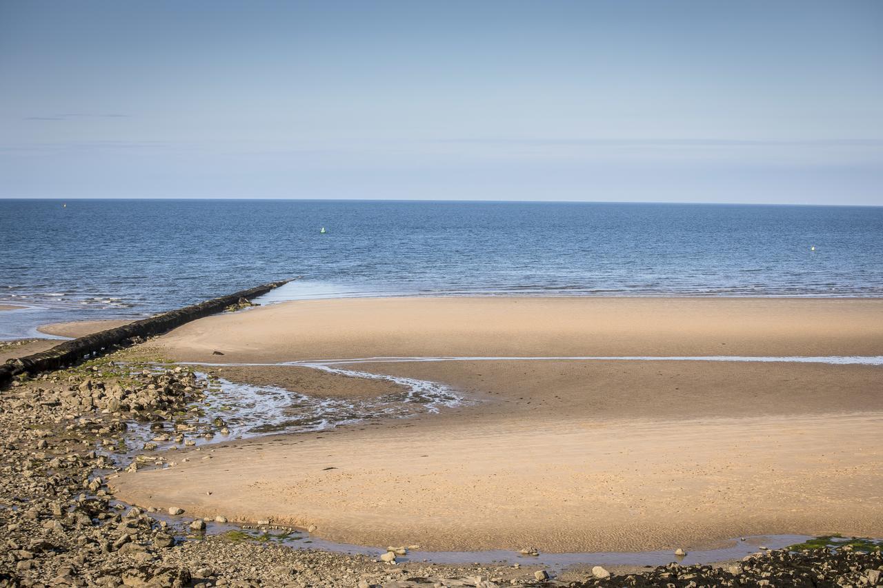 Waters Edge Holiday Apartments Benllech Bagian luar foto