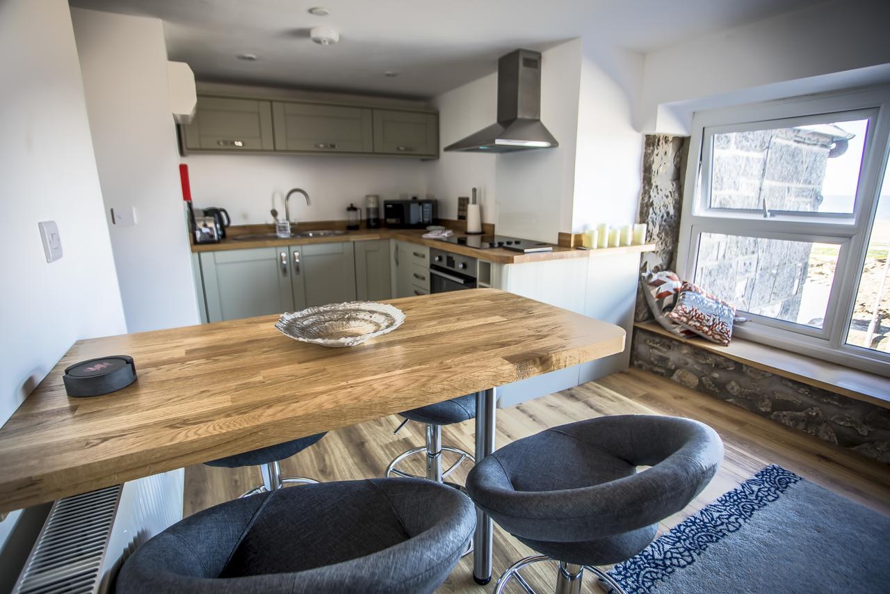 Waters Edge Holiday Apartments Benllech Bagian luar foto