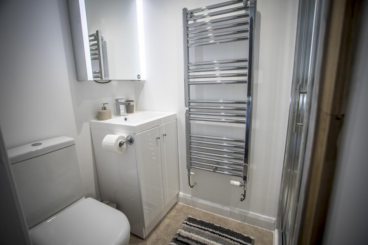 Waters Edge Holiday Apartments Benllech Bagian luar foto